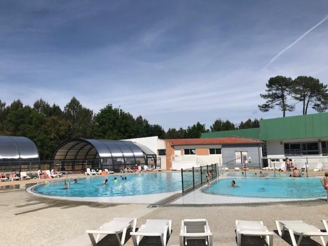 Village Vacances Aux Villages Sous Les Pins ลียง ภายนอก รูปภาพ